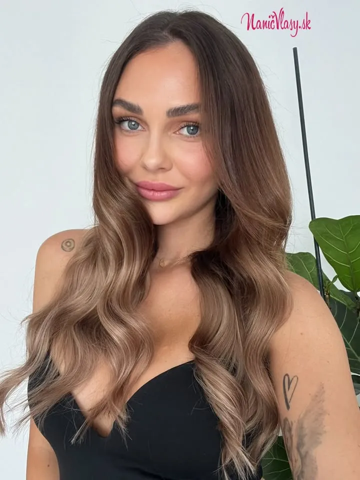 Uložím sem ešte jednu foto tejto krásky @stolfav , ktorá má aplikovanú clip in sadu Premium Plus v odtieni balayage LUXU...