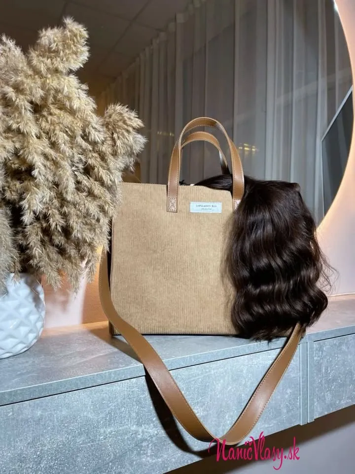 Nie je to len kabelka, je to záchrana na každý bad hair day 👜💇🏻‍♀️ Vďaka príčeskom mám svoje vlasy vždy so sebou – stačí...