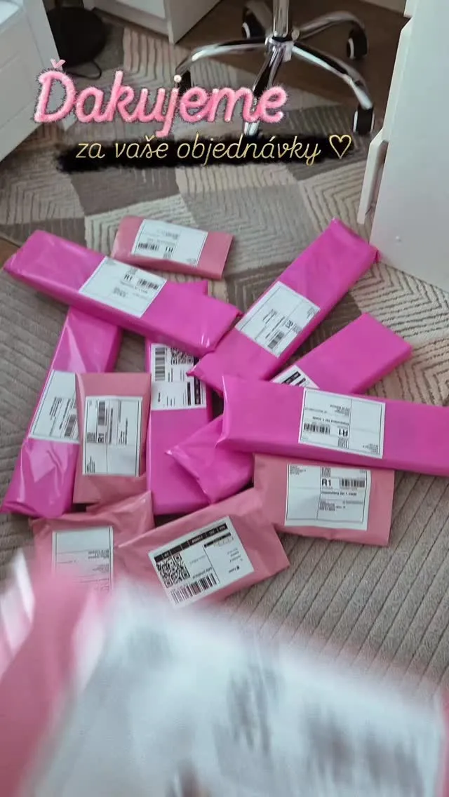 21 dní do Vianoc, nezabudnite si objednať vlásky včas 🫶🎄⭐️ #hairgoals #nanicvlasy #nanicvlasysk #christmass #hairstyle