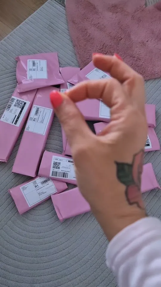 Nejde to síce na lúsknutie, ale aj tak to milujeme 🥰 #nanicvlasysk #nanicvlasy #work #praca #hairtutorial