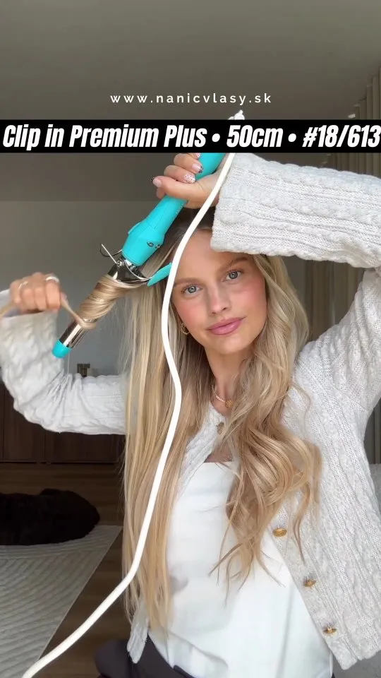 Privítajte jeseň s objemom od www.nanicvlasy.sk 🤍 Naša krásna modelka má aplikované clip in vlasy Premium Plus, 50cm, me...