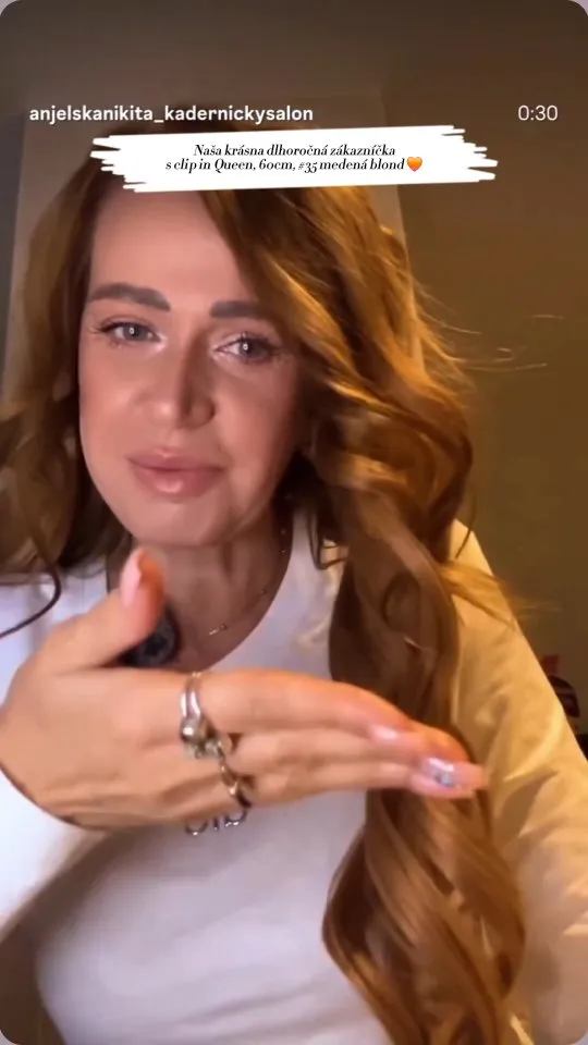S dovolením sme ,,ukradli" videjko krásnej @anjelskanikita_kadernickysalon , lebo tie naše vlásky sú tak úžasné na nej 🥰...