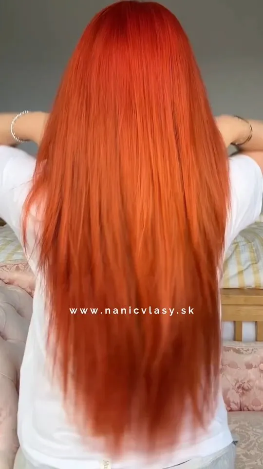 🧡 Viac dĺžky a objemu aj bez návštevy kaderníka. Dopraj svojim vlasom novú podobu s Premium Plus clip-in vlasmi v ryšav...